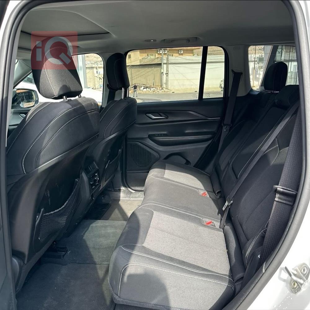 جیپ گراند شیرۆکی